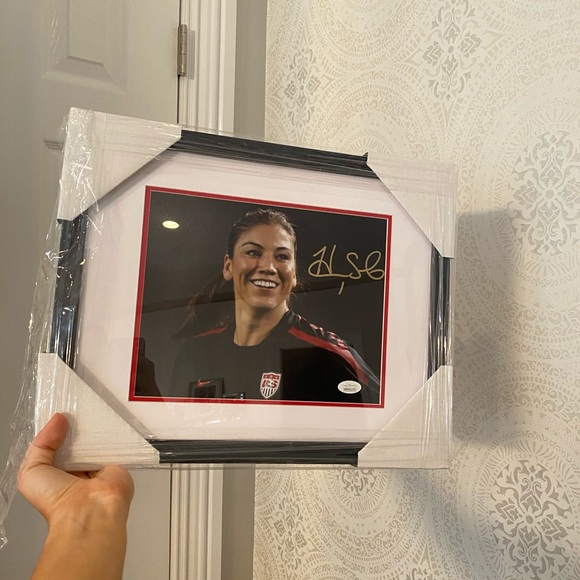 Hope Solo autograph with frame